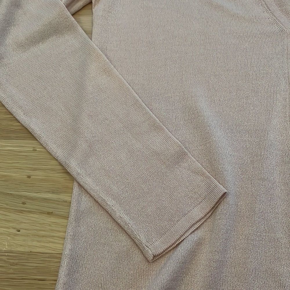 Pale pink cardigan, gold buttons, size small - Picture 4 of 8